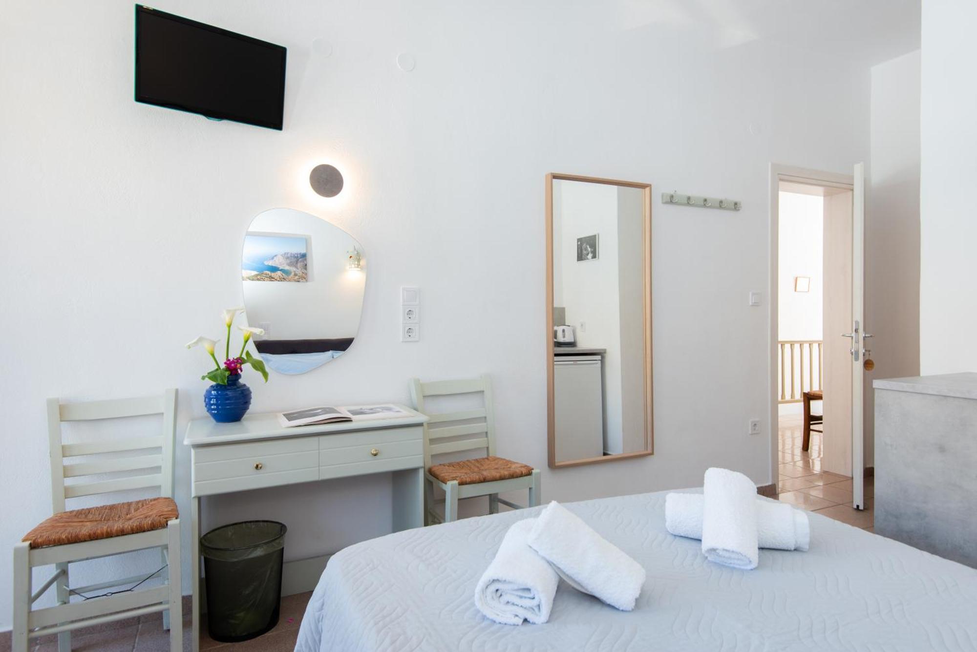 Simeon Rooms & Apartments Kamares  Exterior photo